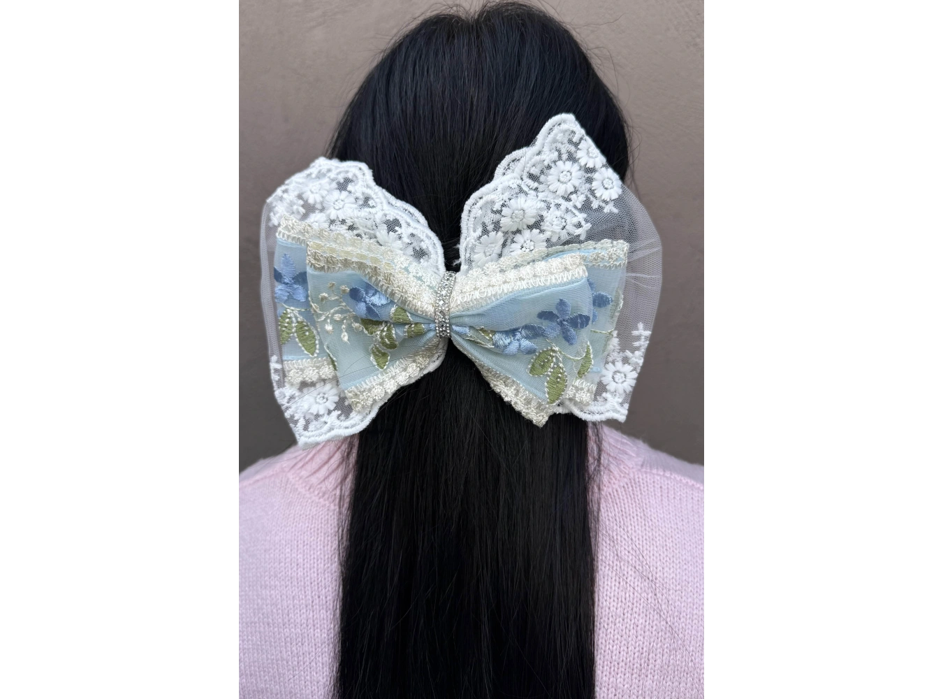 Beyaz Renk Kurdele Figürlü Otomat Toka