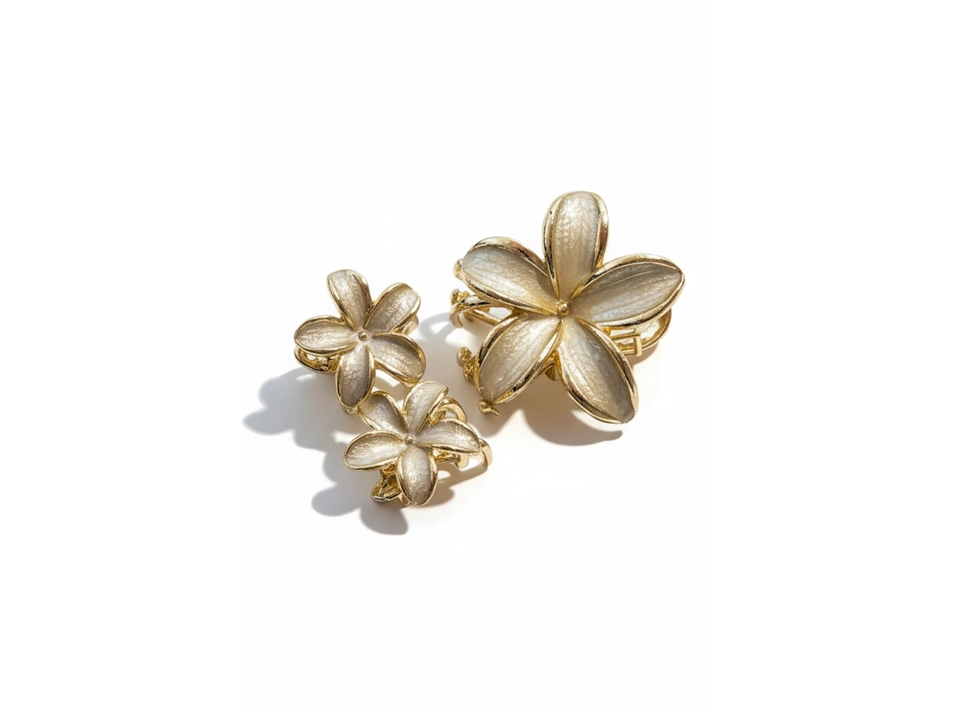 Beyaz Renk Lotus Figürlü 3lü Mandal Toka Set