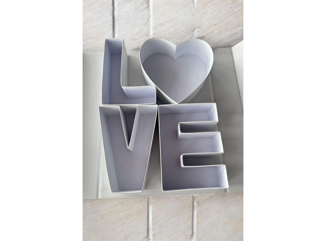 Beyaz Renk Love Detaylı Doldurulabilir Hediye Kutusu