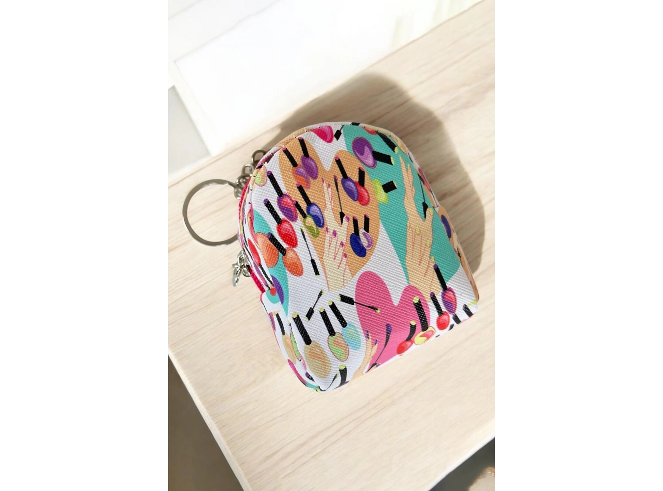 Beyaz Renk Oje Figürlü Anahtarlık Cüzdan