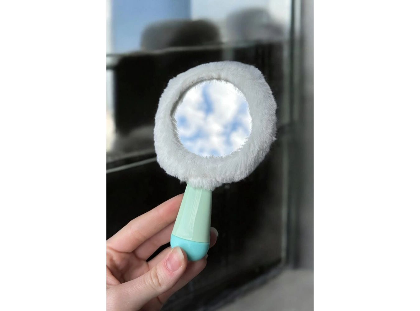 Beyaz Renk Pati Figürlü Peluş El Aynası