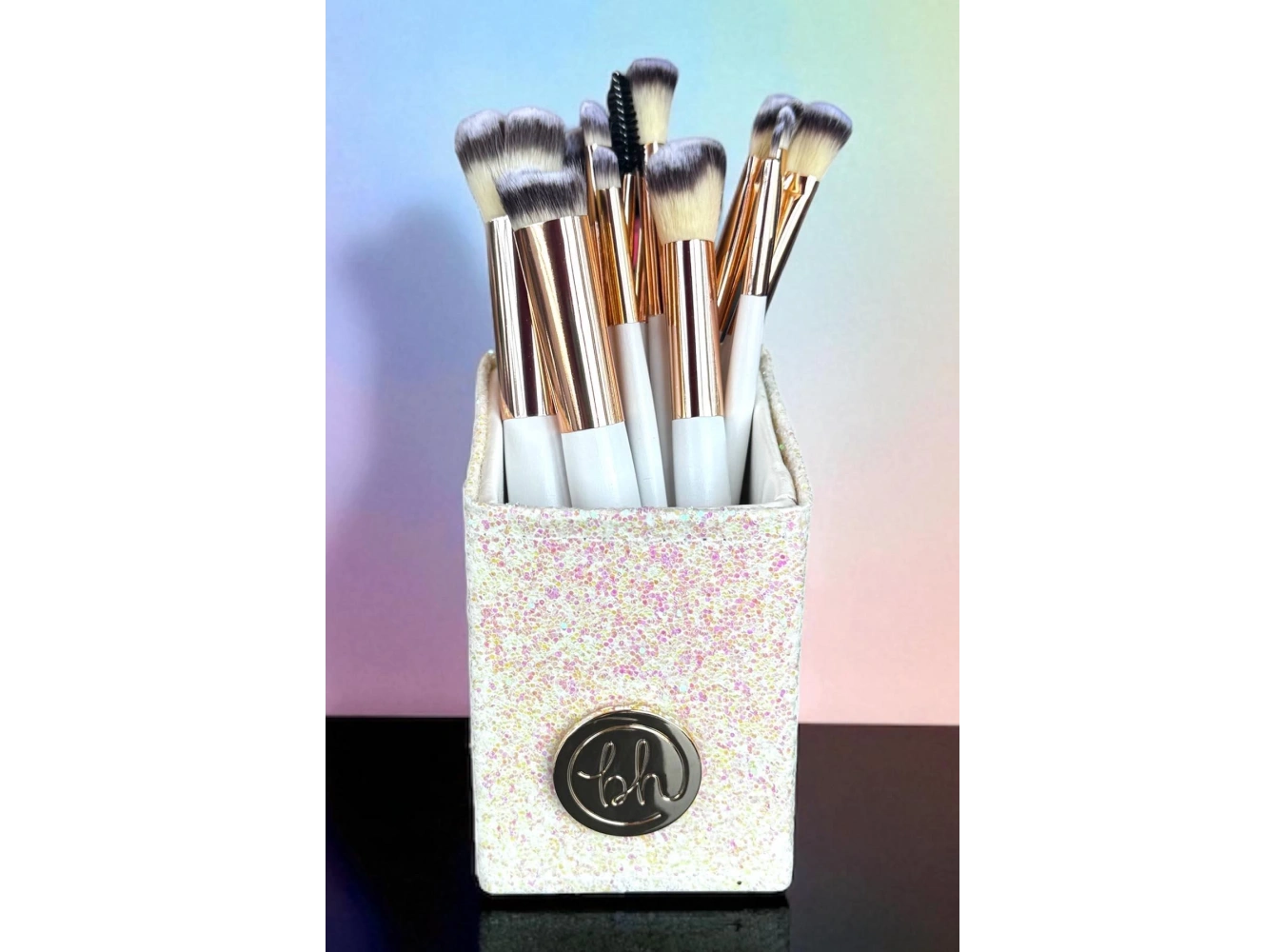 Beyaz Renk Profesyonel 13lü Standlı Makyaj Fırça Seti