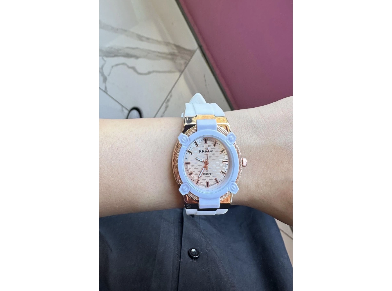 Beyaz Renk Silikon Kordonlu Kadın Saat