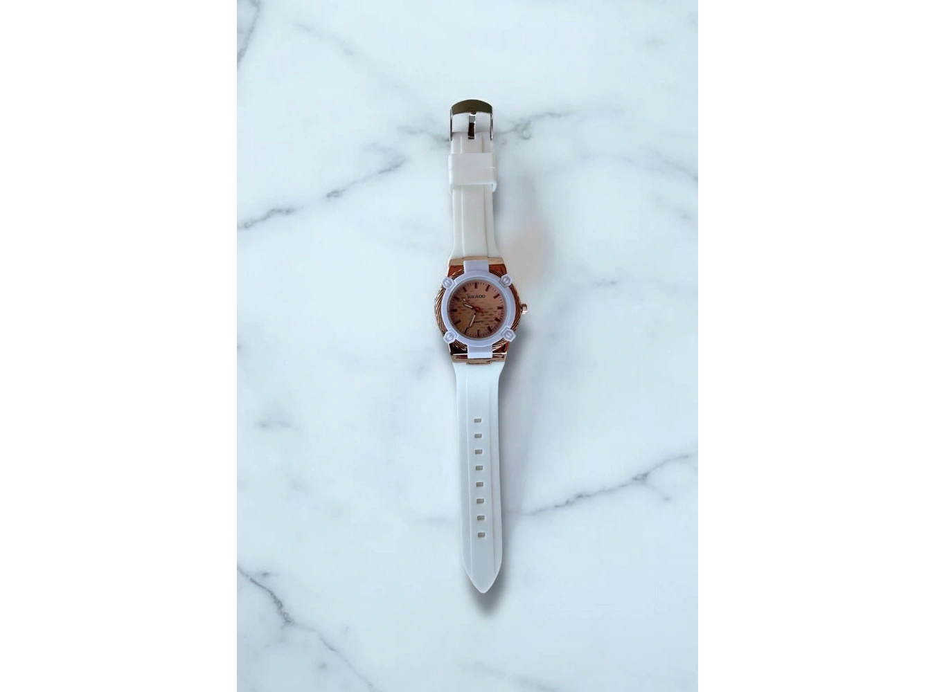 Beyaz Renk Silikon Kordonlu Kadın Saat