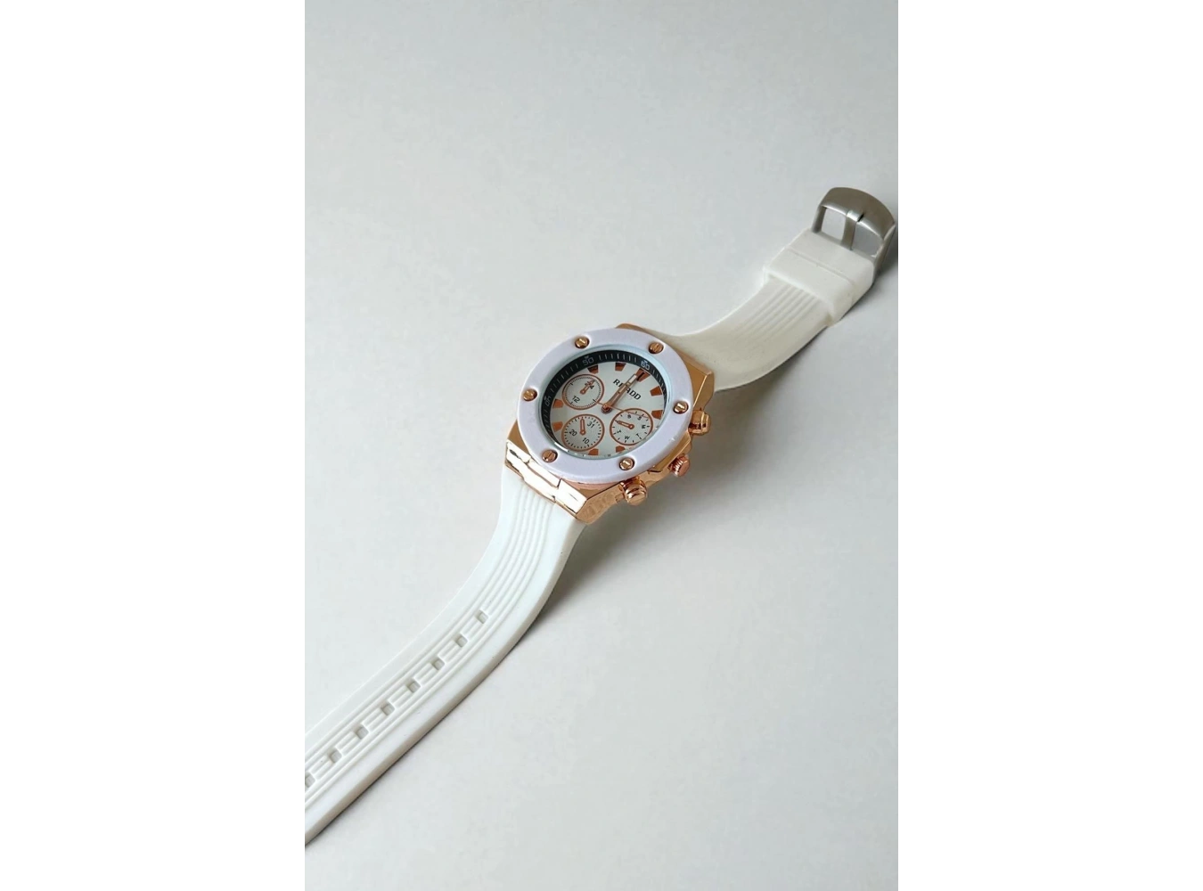 Beyaz Renk Silikon Kordonlu Kadın Saat