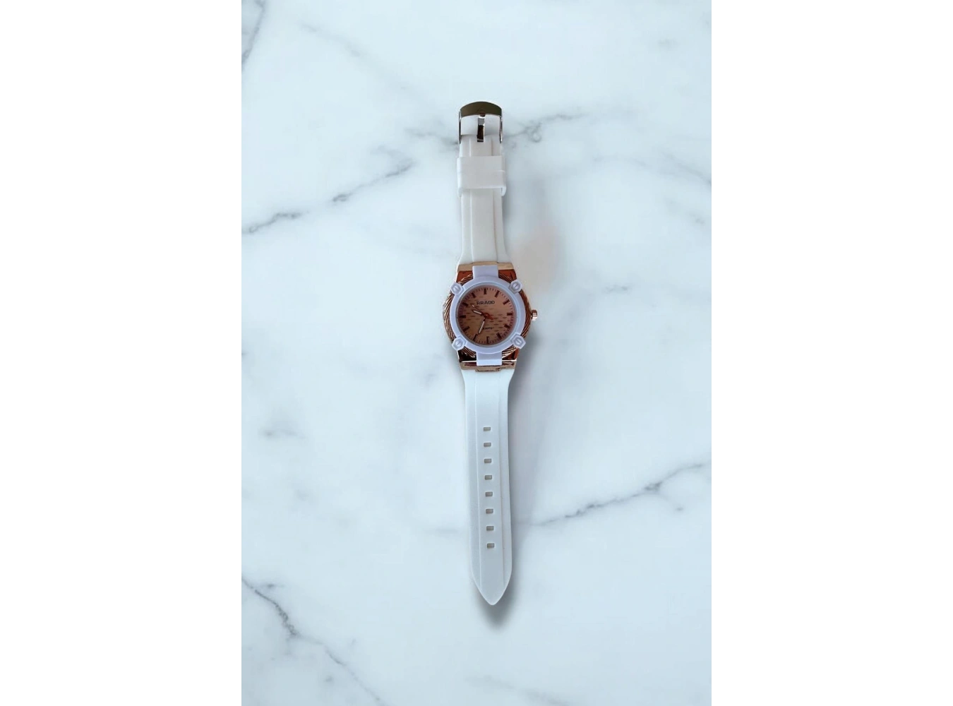 Beyaz Renk Silikon Kordonlu Kadın Saat