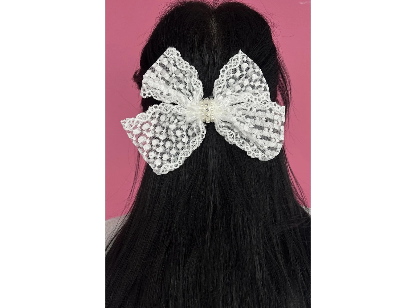 Beyaz Renk Taş Ve İnci Detaylı Dantel Kurdele Pens Toka