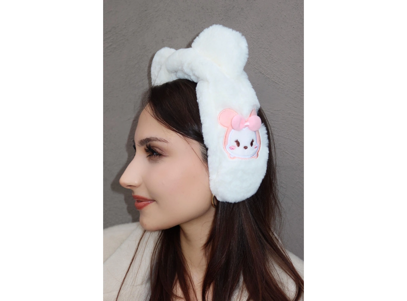 Beyaz Renk Tavşan Figürlü Peluş Çocuk Kulaklık