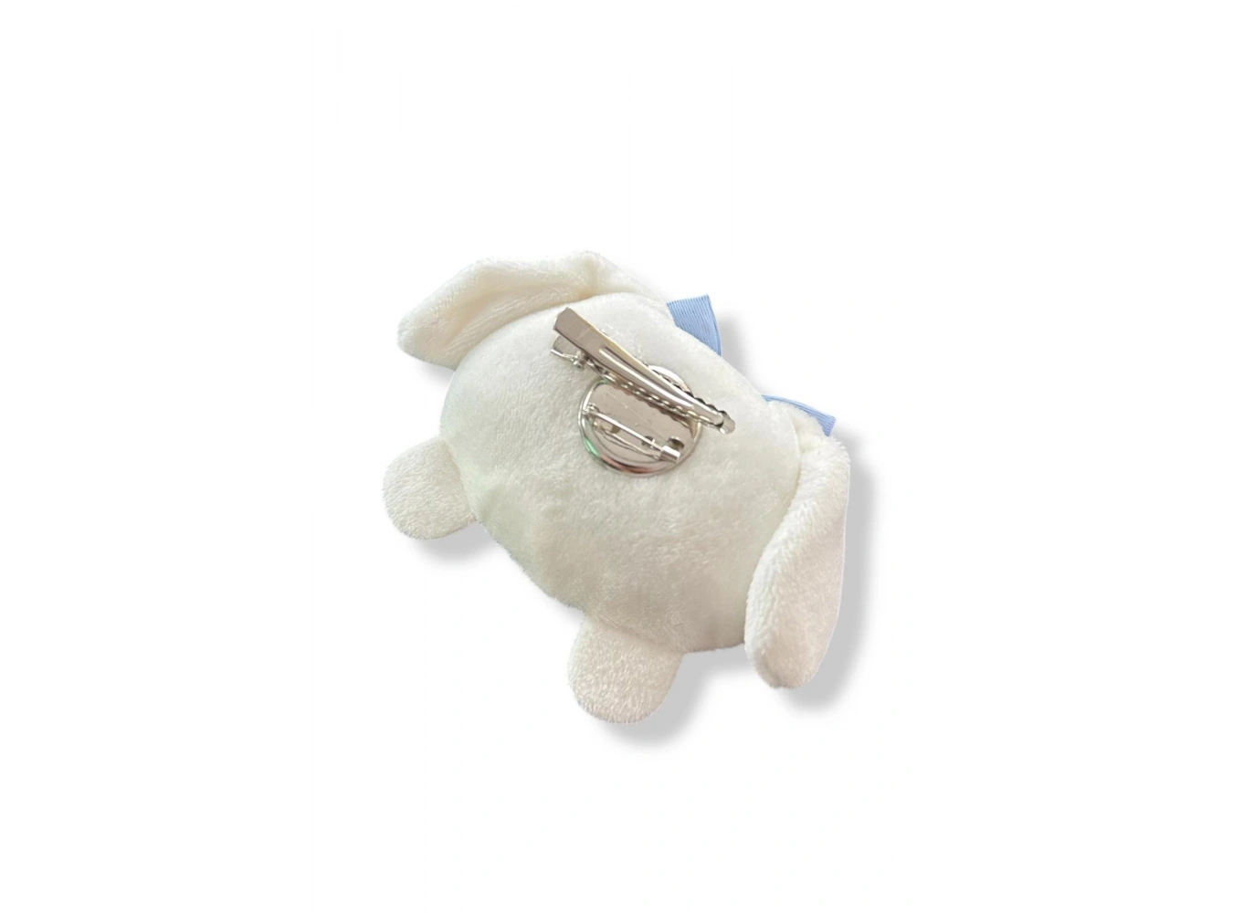 Beyaz Renk Tavşan Figürlü Rozet / Toka