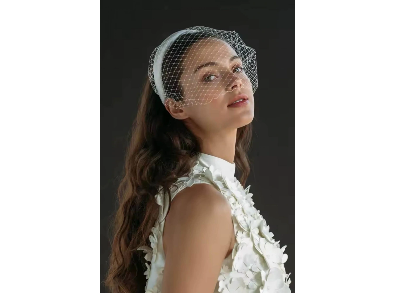 Beyaz Renk Tül Detaylı Saç Aksesuarı/ Nikah Düğün Gelin Taç