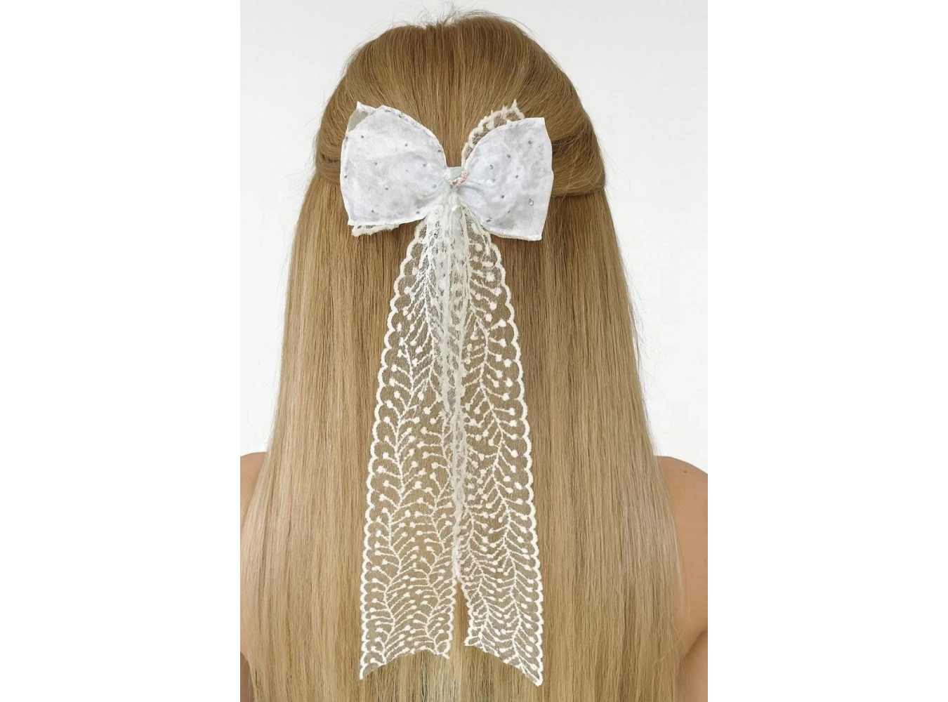 Beyaz Ve Krem Renk Taş Detaylı Kurdele Otomat Toka