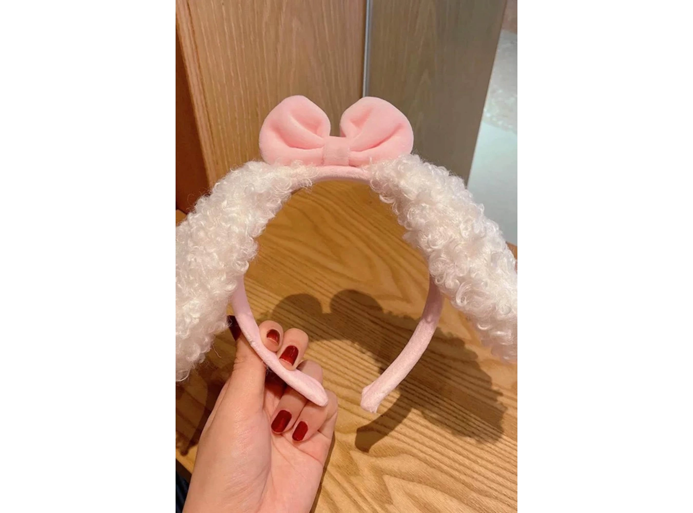 Beyaz Ve Pembe Renk Kurdele Figürlü Kulak Detaylı Peluş Taç