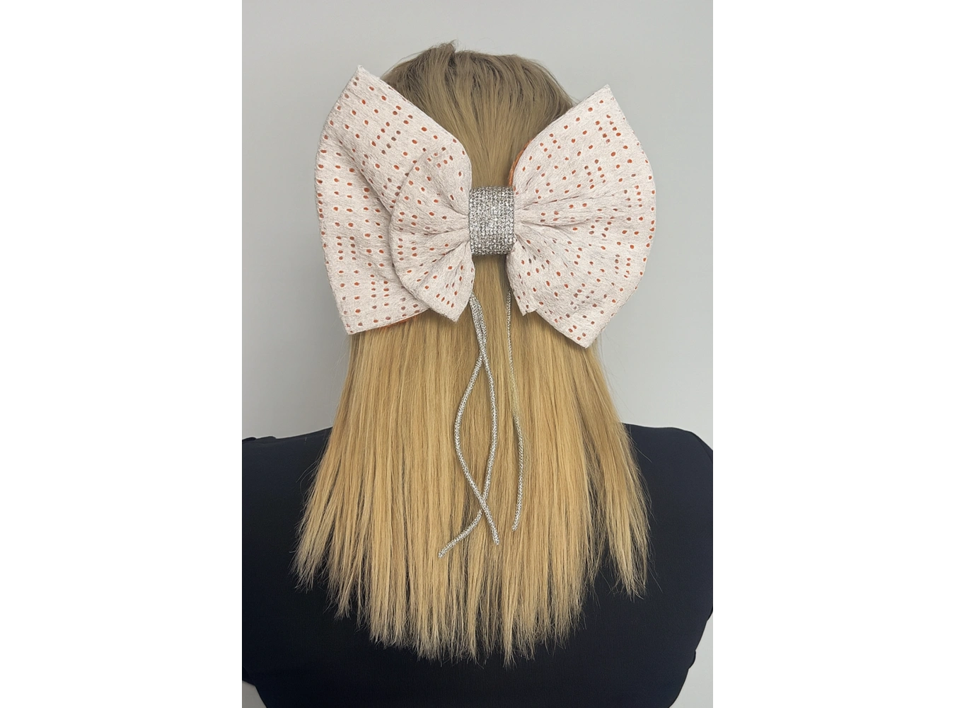 Beyaz Ve Turuncu Renk Kurdele Figürlü Taş Detaylı  Otomat Toka