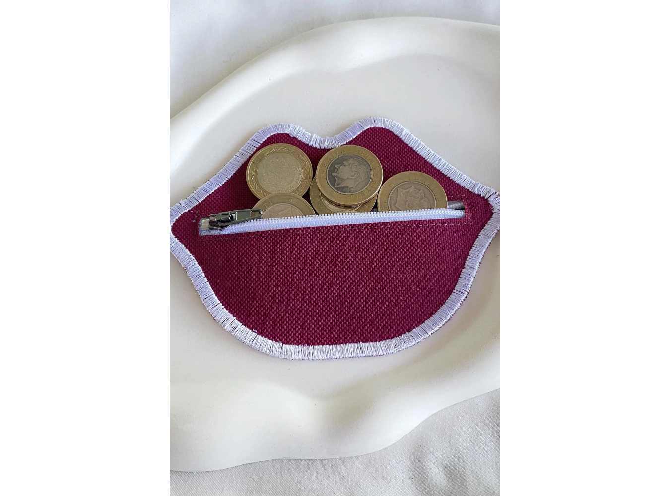 Bordo Renk Dudak Detaylı Kadın Cüzdan