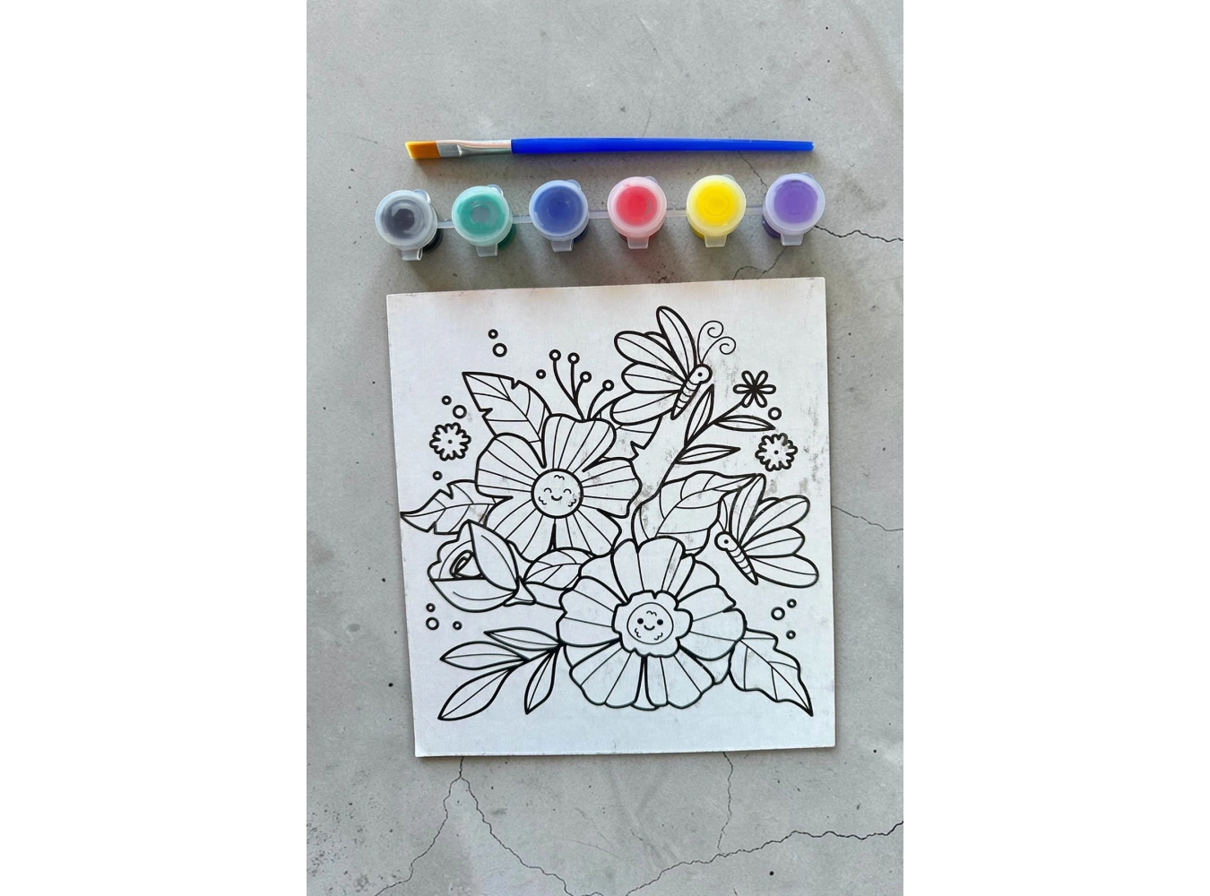 Çiçek Ve Kelebek Desenli Boyama Seti