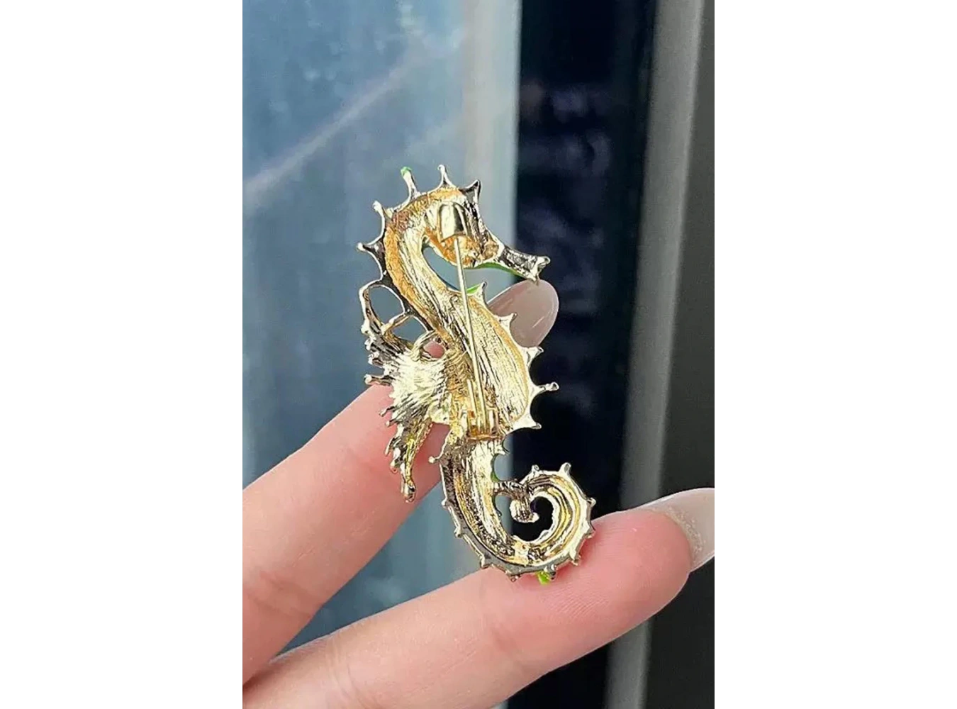 Deniz Atı Figürlü Broş