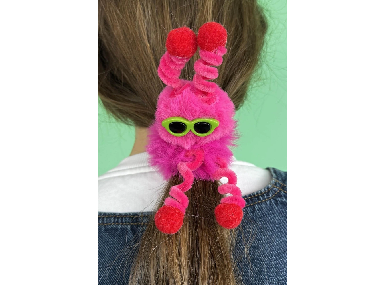 Fuşya Renk Canavar Figürlü Gözlük Detaylı Peluş Simit Toka