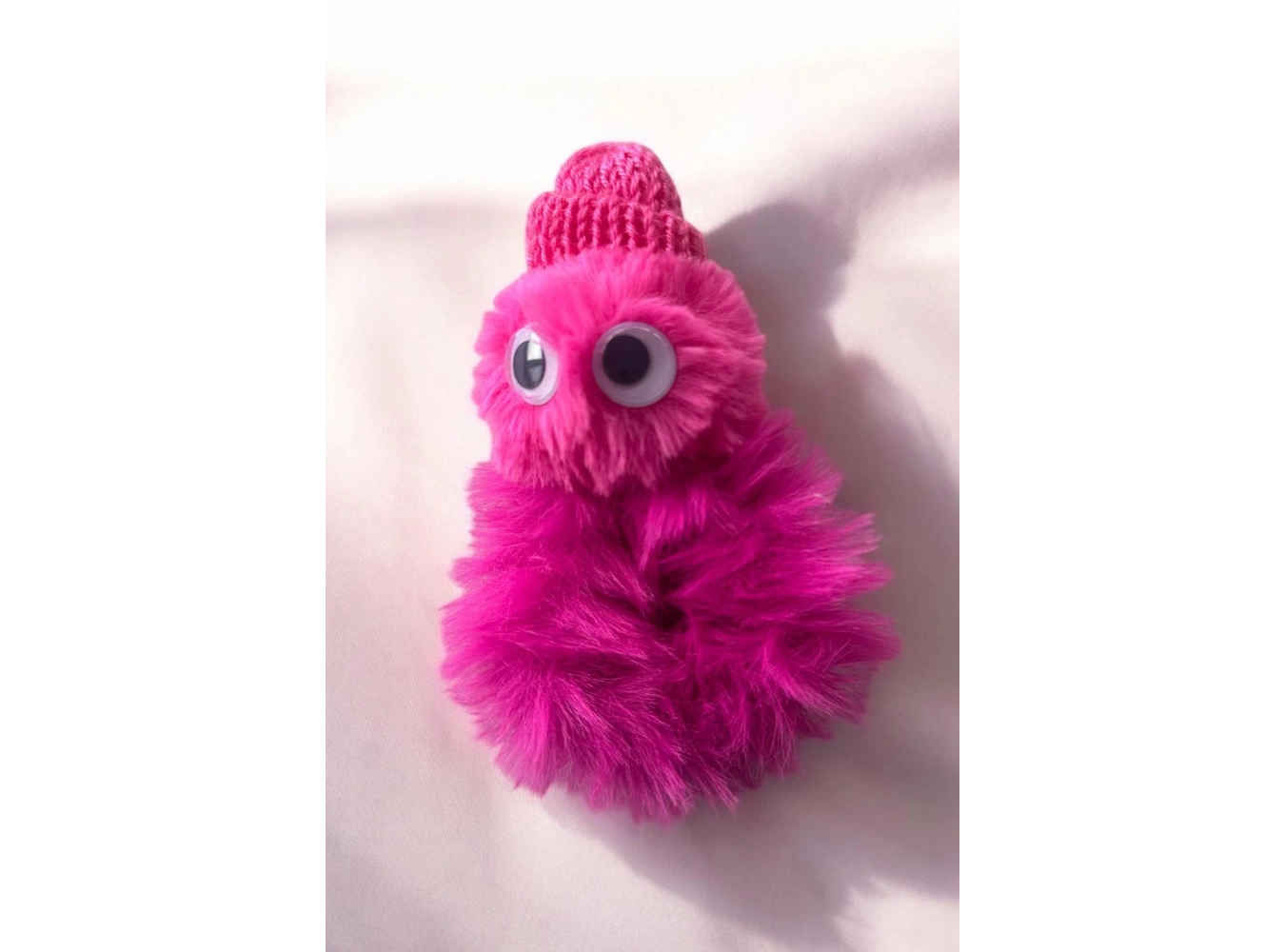 Fuşya Renk Canavar Figürlü Peluş Simit Toka