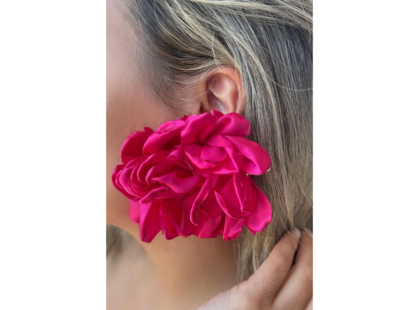 Fuşya Renk Çiçek Figürlü Küpe (Çift)