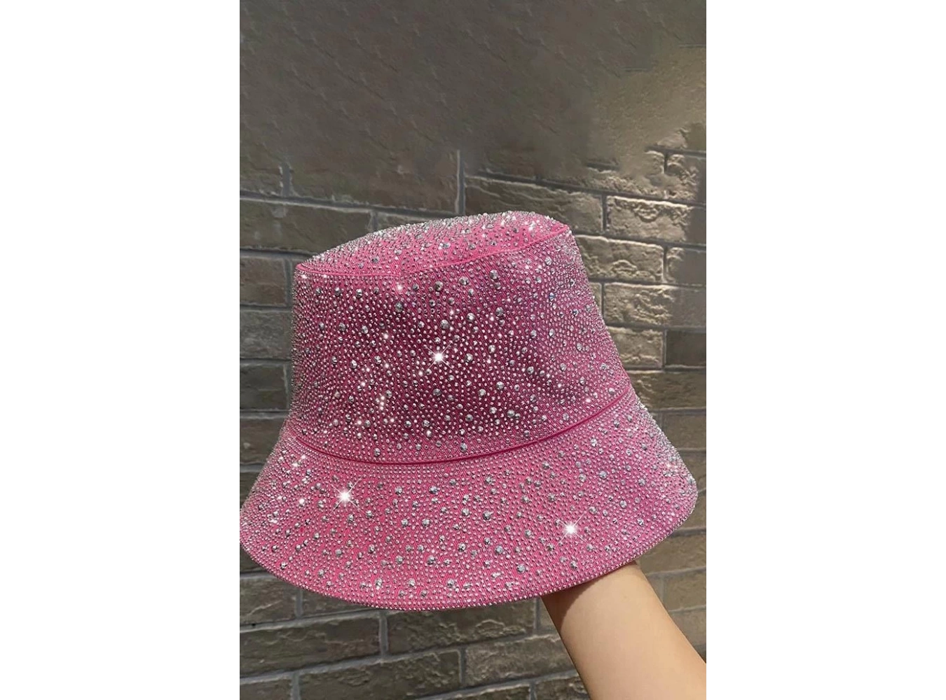 Fuşya Renk Taş Detaylı Tasarım Şapka