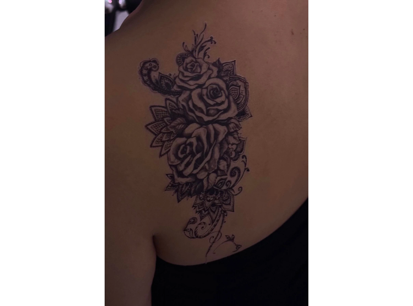 Geçici Çiçek Figürlü Dövme Tattoo