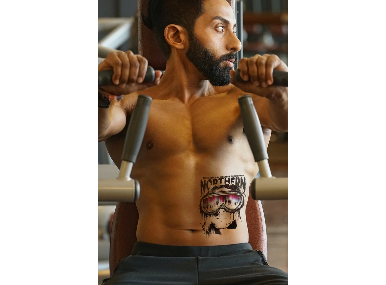 Geçici Erkek Modelli ve Yazılı Dövme Tattoo