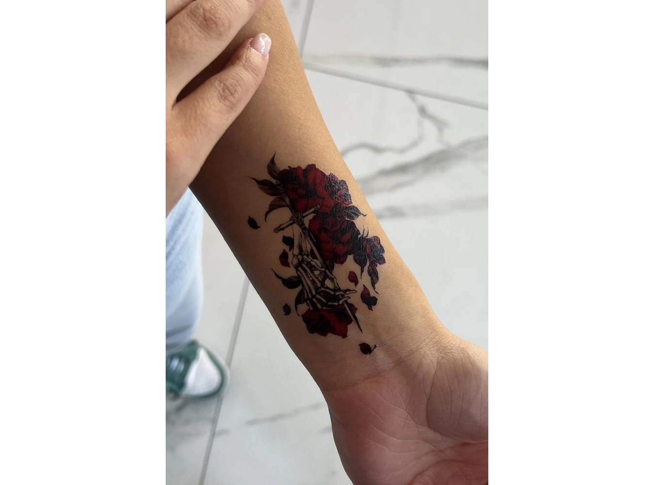 Geçici Gül Figürlü Dövme Tatto