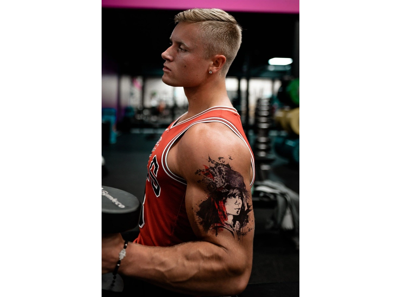 Geçici Kadın Modelli Dövme Tattoo