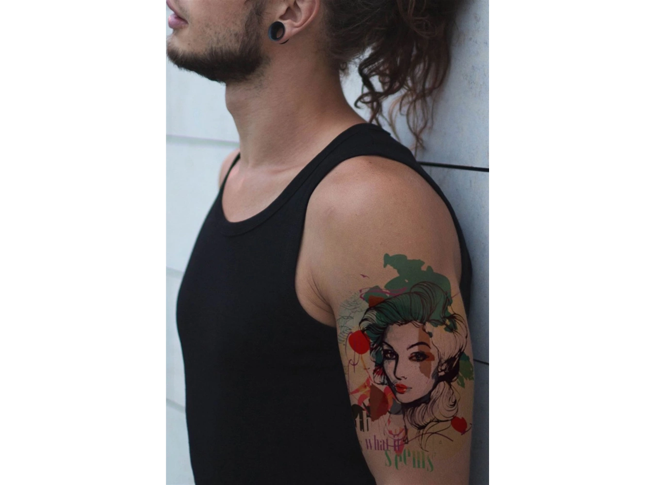Geçici Kadın Modelli Dövme Tattoo