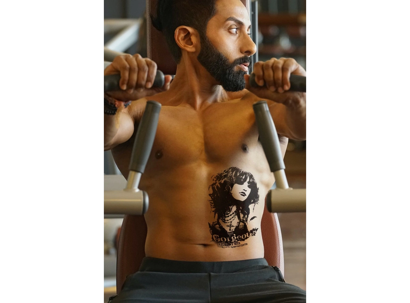 Geçici Kadın Modelli ve Yazılı Dövme Tattoo