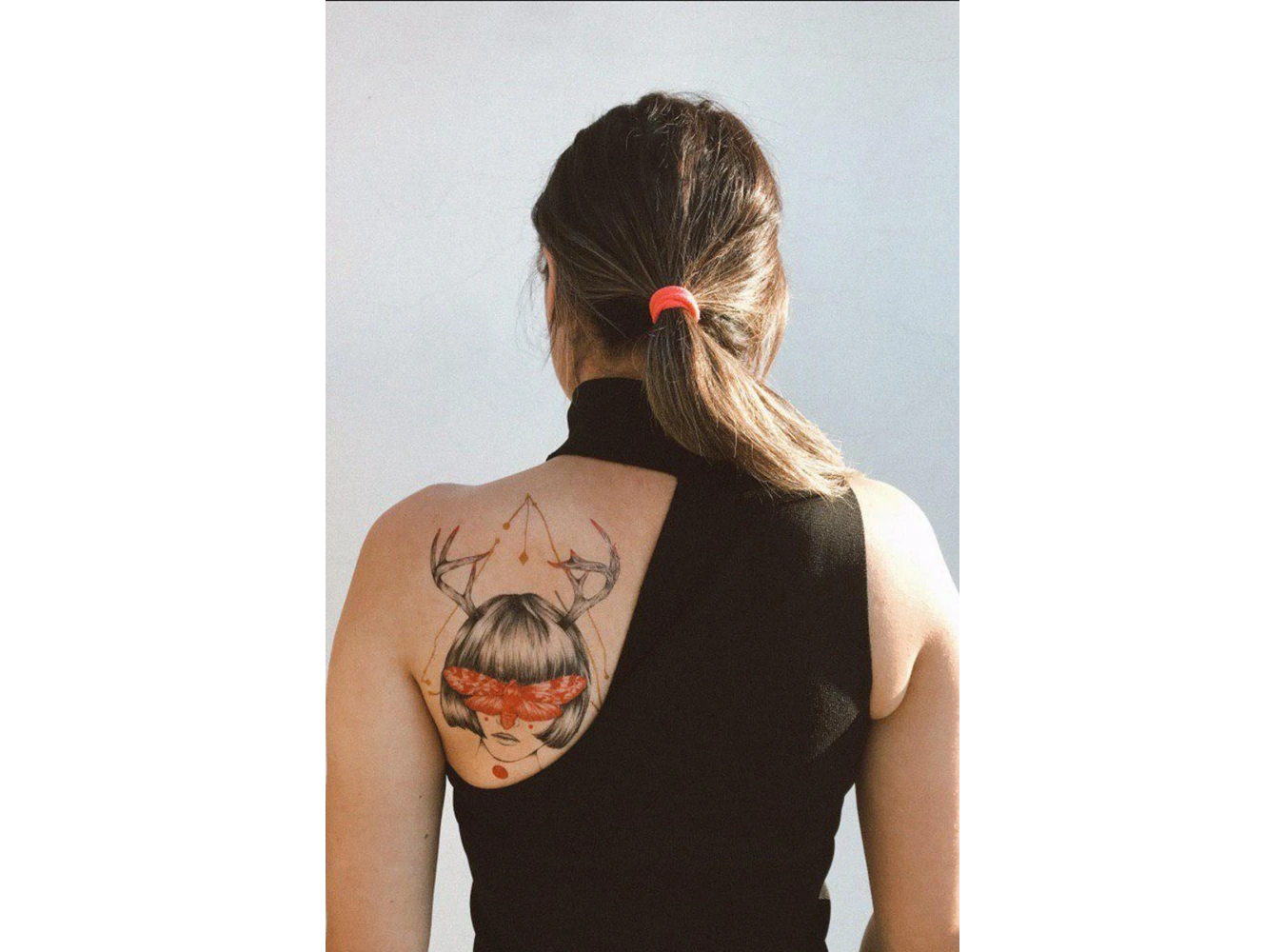 Geçici Kadın ve Kelebek Modelli Dövme Tattoo