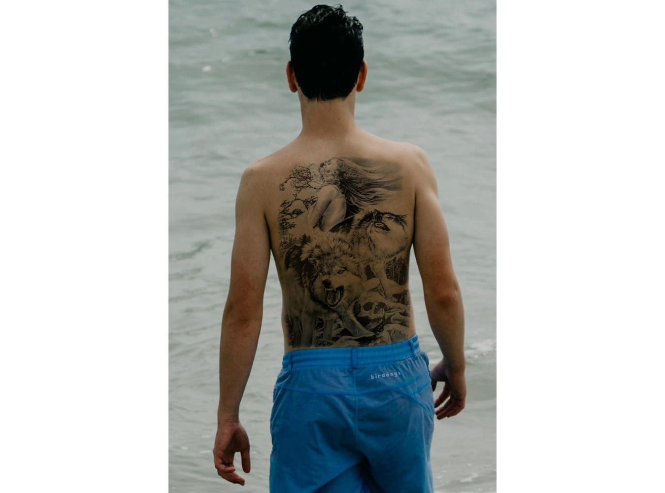 Geçici Kurt ve Kadın Modelli Sırt Dövme Tattoo