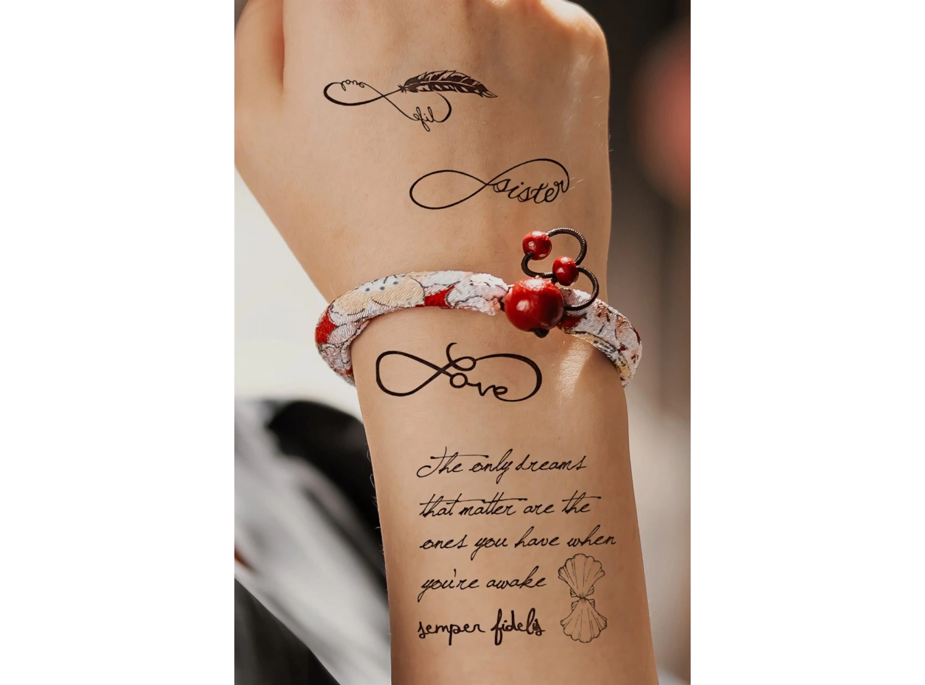 Gerçekçi Yazılı ve Sonsuzluk Dövme Tattoo