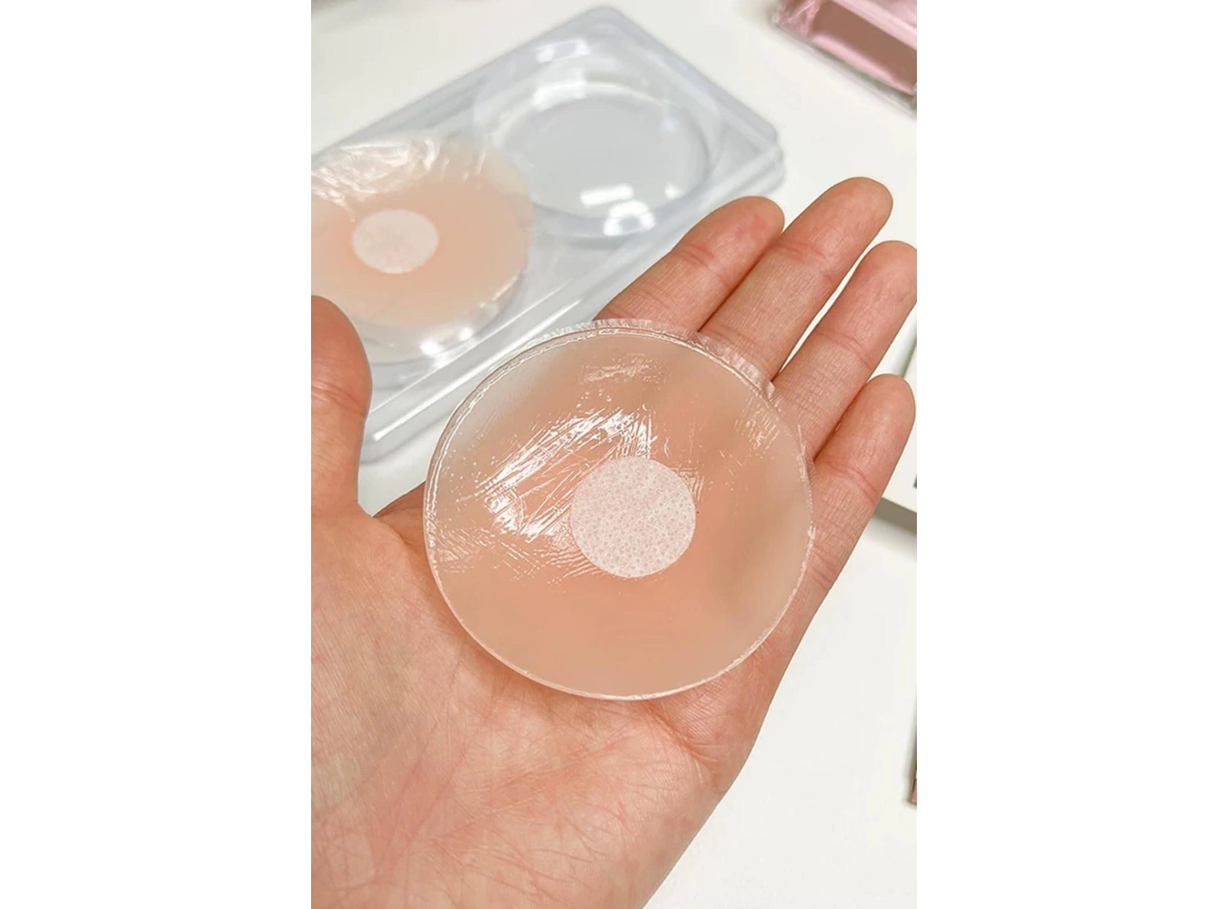 Göğüs Ucu Gizleyen Şeffaf Yapışkanlı Silikon Ped