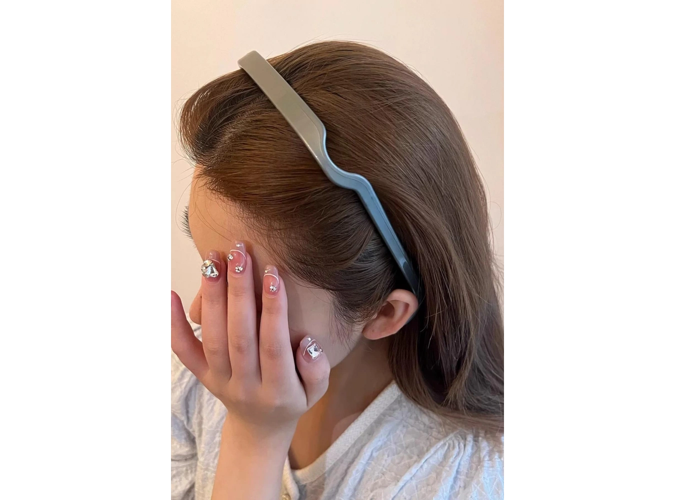 Gri Renk Gözlük Efekti Veren Taç