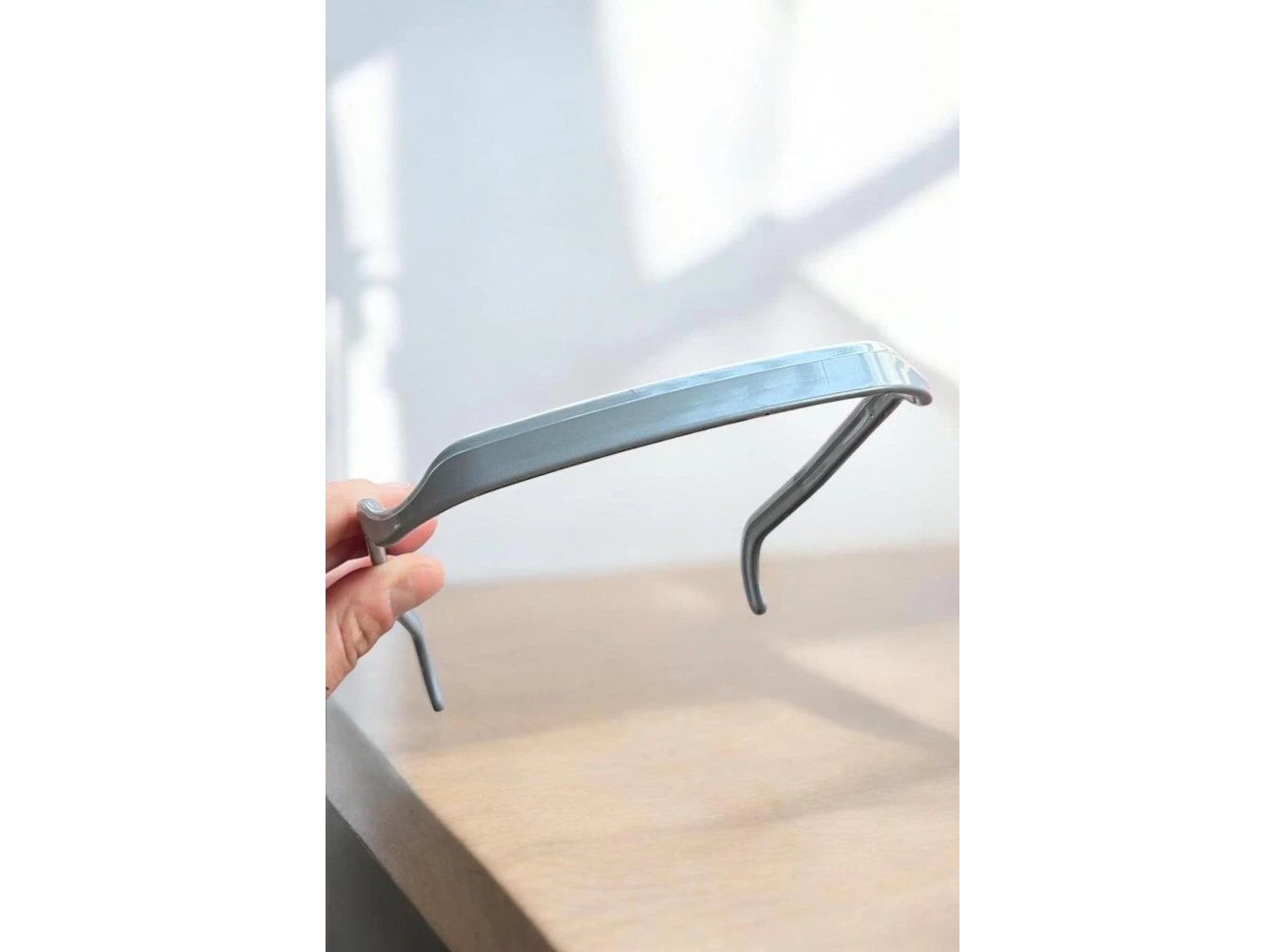 Gri Renk Gözlük Efekti Veren Taç