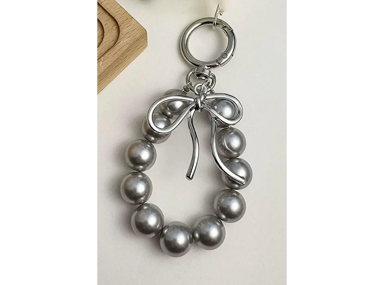 Gri Renk İnci Detaylı Çanta Charm/ Anahtarlık