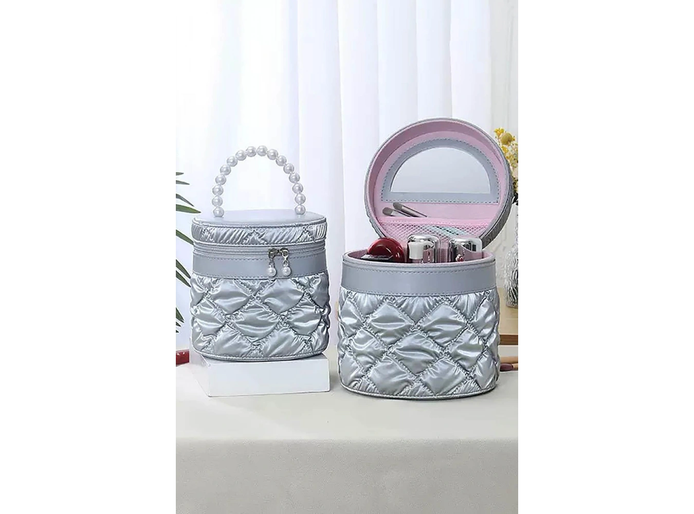 Gri Renk İnci Detaylı Makyaj Ve Kişisel Bakım Çantası