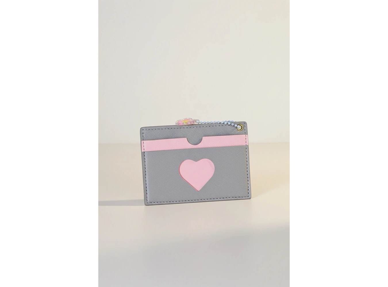 Gri Renk Kalp Detaylı Kartlık