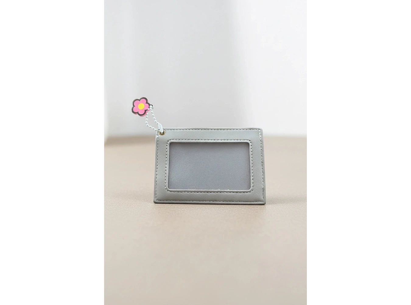 Gri Renk Kalp Detaylı Kartlık