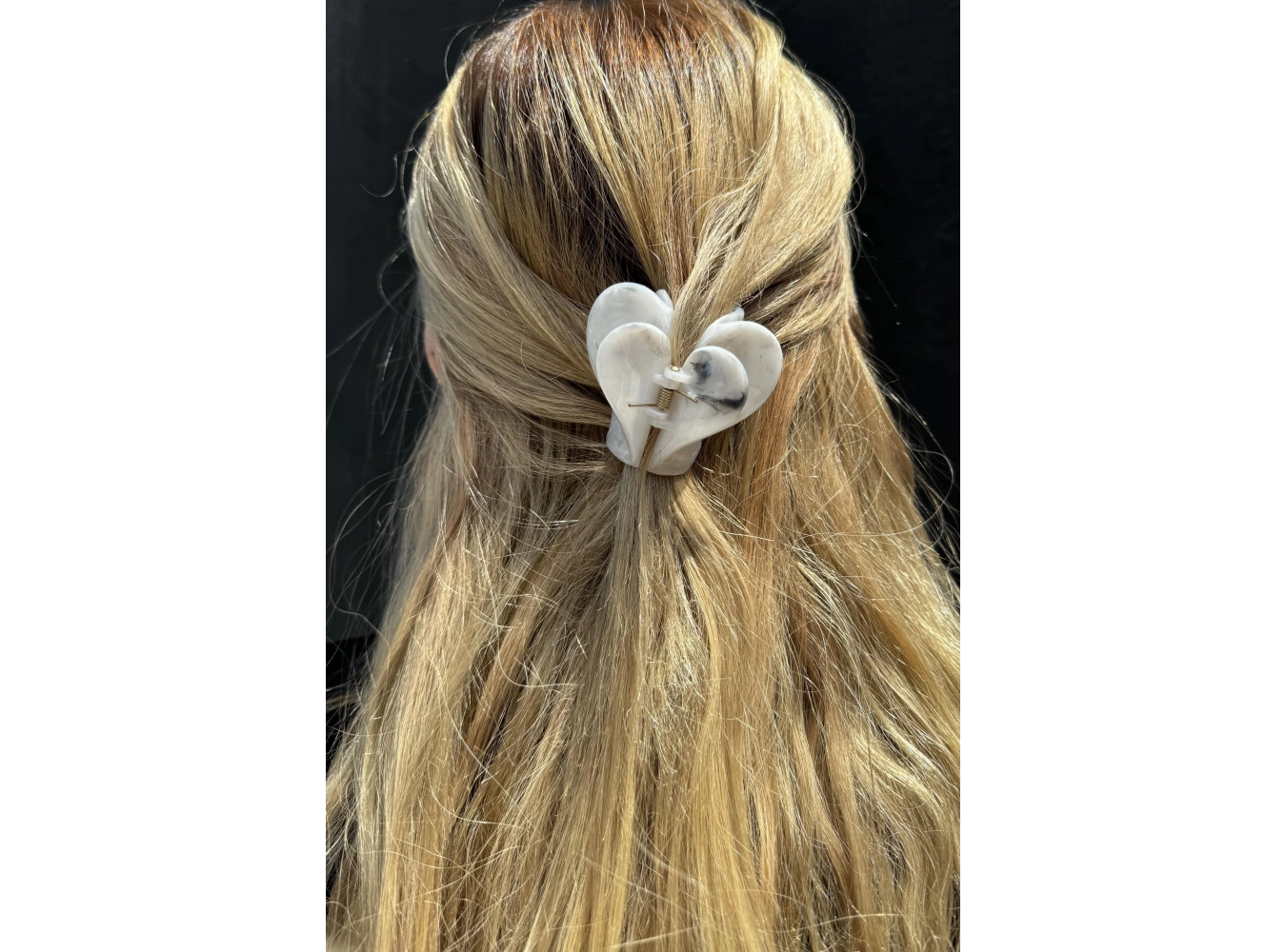 Gri Renk Kalp Figürlü Kemik Mandal Toka