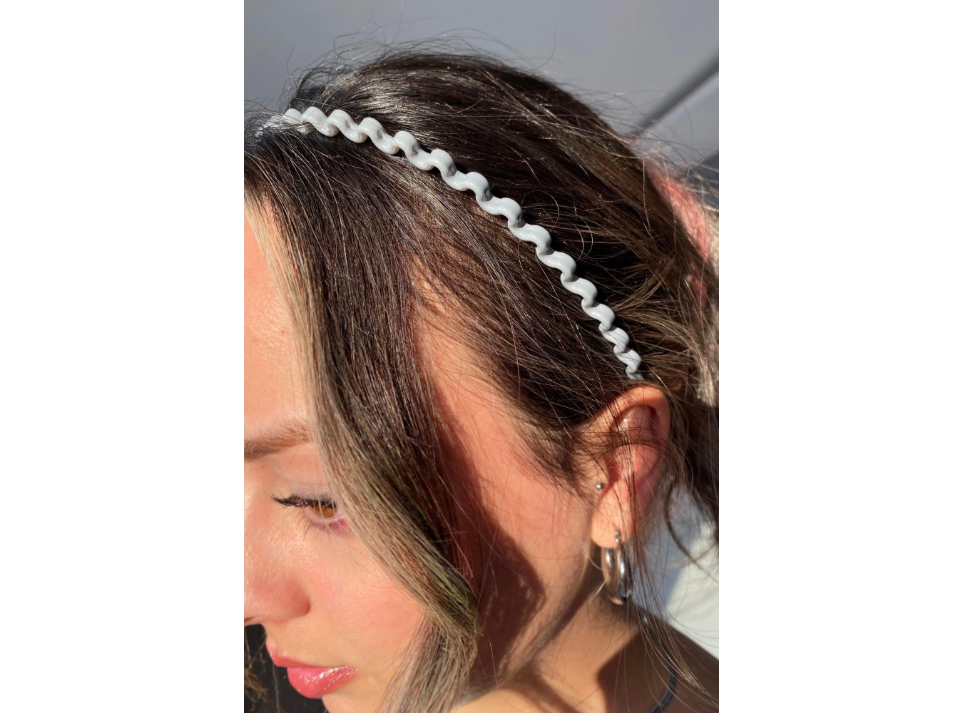 Gri Renk Kıvrımlı Taç