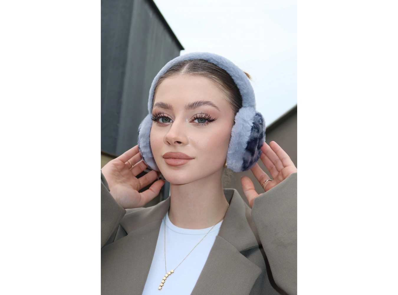 Gri Renk Leopar Detaylı Peluş Kulaklık