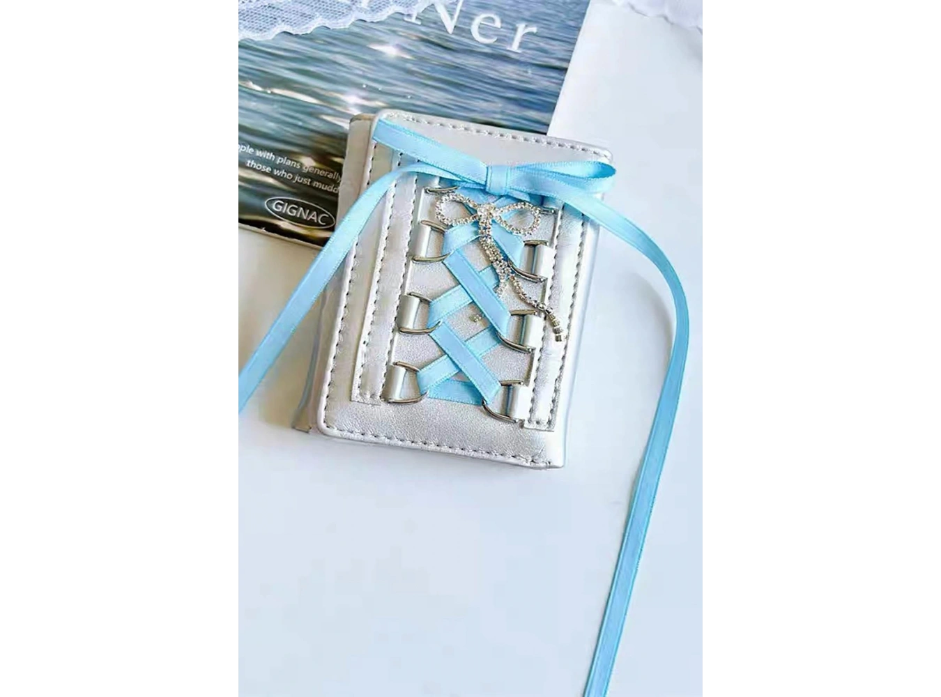 Gri Renk Mavi Kurdele Detaylı Kadın Cüzdan/ Kartlık