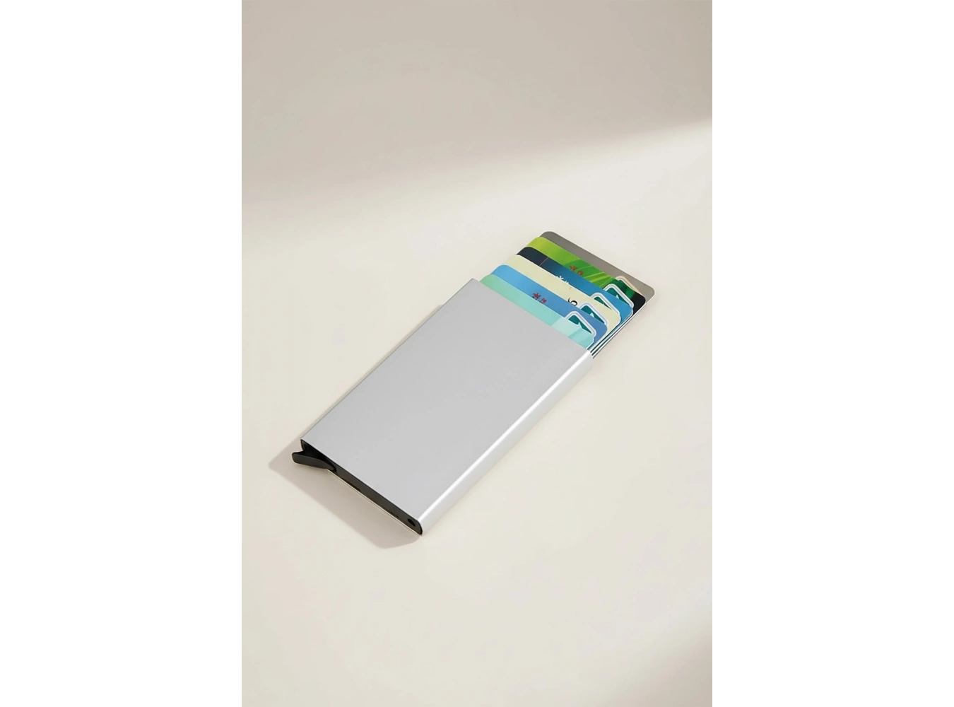 Gri Renk Metal Kartlık