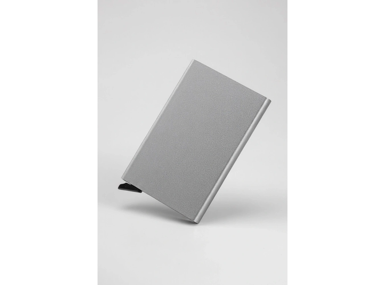 Gri Renk Metal Kartlık