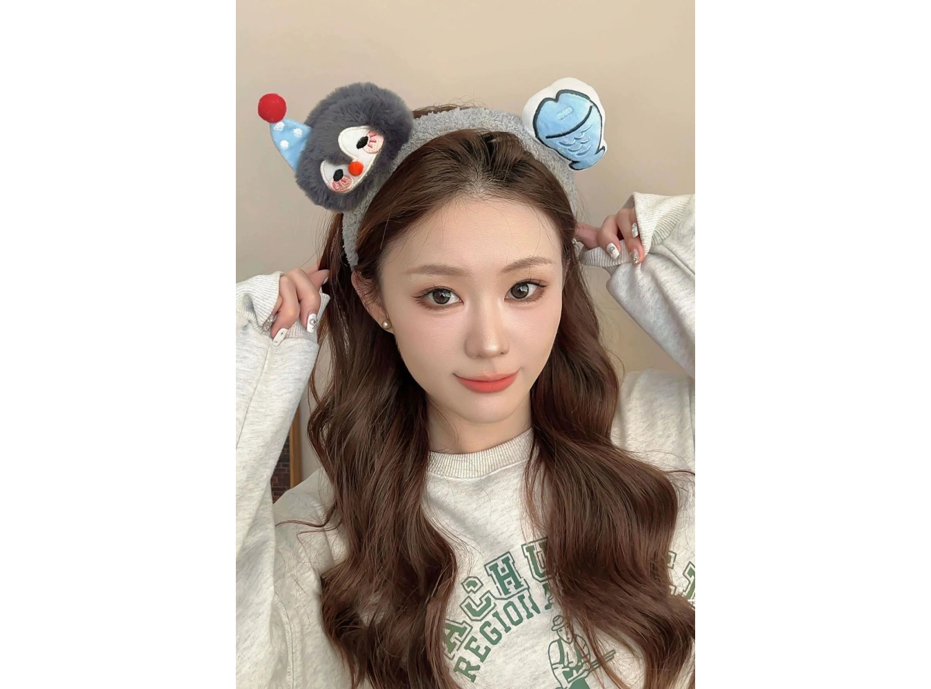 Gri Renk Penguen Ve Balık Detaylı Peluş Taç