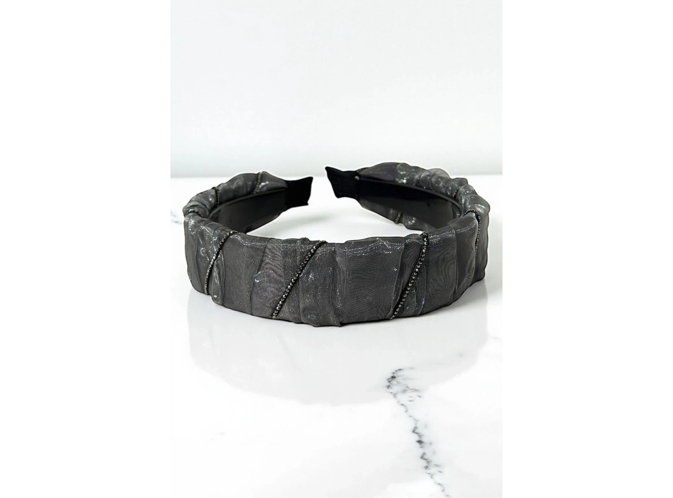 Gri Renk Taş Detaylı Taç