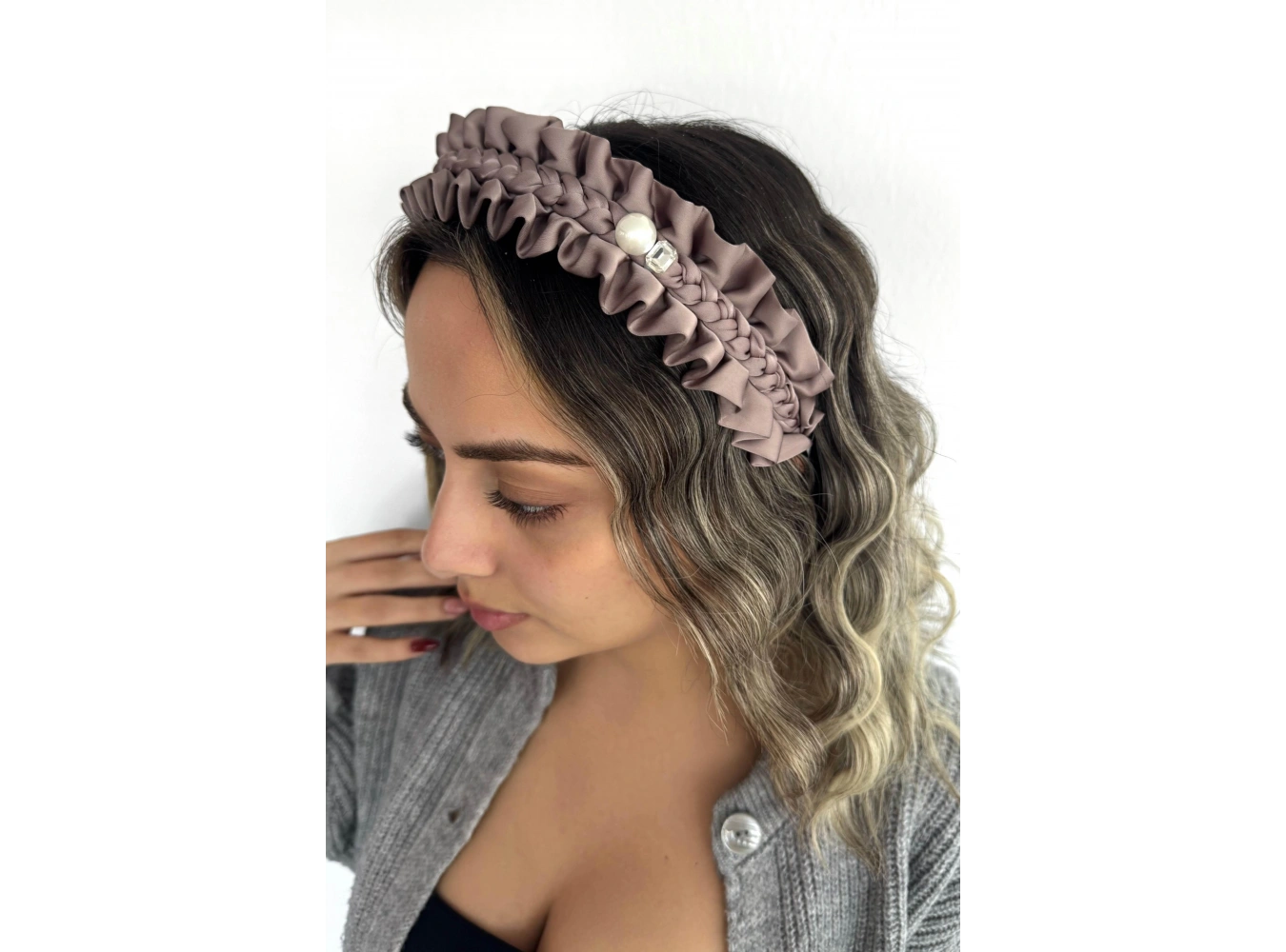 Gül Kurusu Renk Taş Detaylı Büzgülü Taç