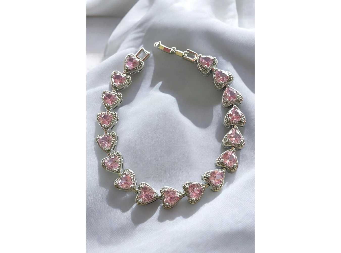 Gümüş Renk 14K Altın Kaplama Kalp Detaylı Taşlı Bileklik